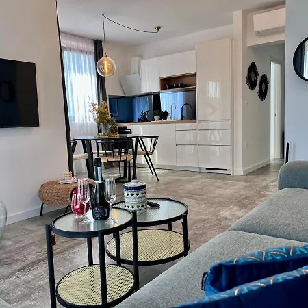 Cube L Guest house
