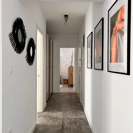Cube L Guest house