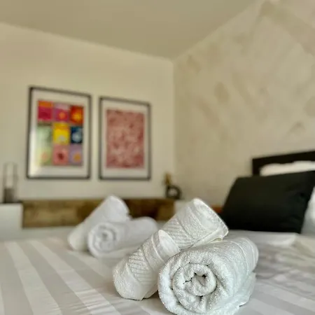 Cube L Affittacamere 4*