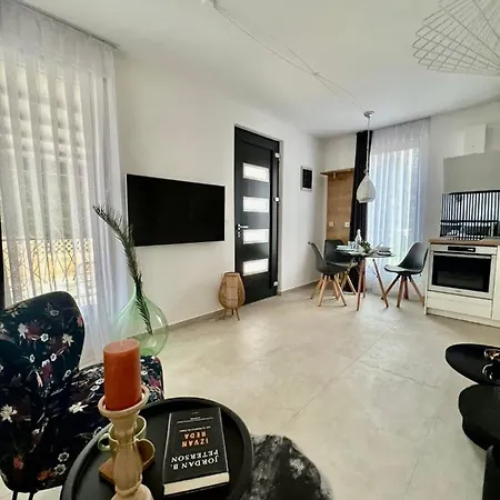 Guest house Cube L
