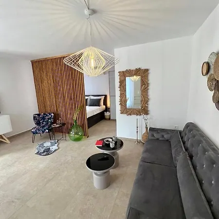 Cube L Affittacamere Medolino