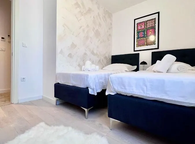 Gostinjska kuća Cube L 4*