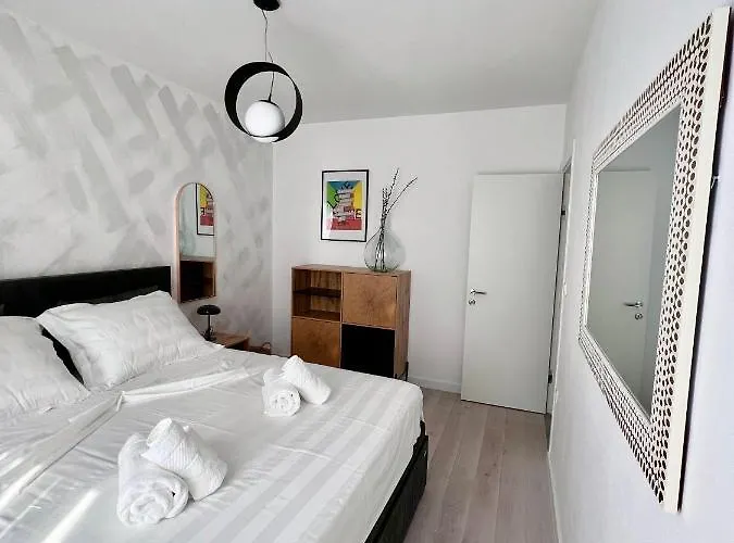 Gostinjska kuća Cube L 4*