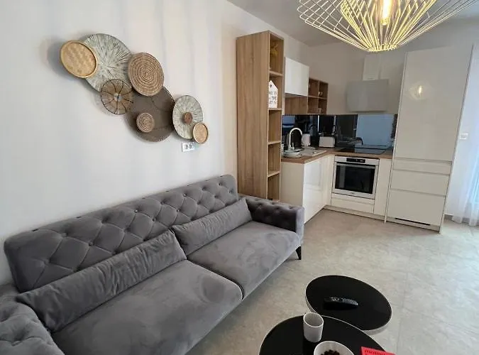 Cube L Gostinjska kuća