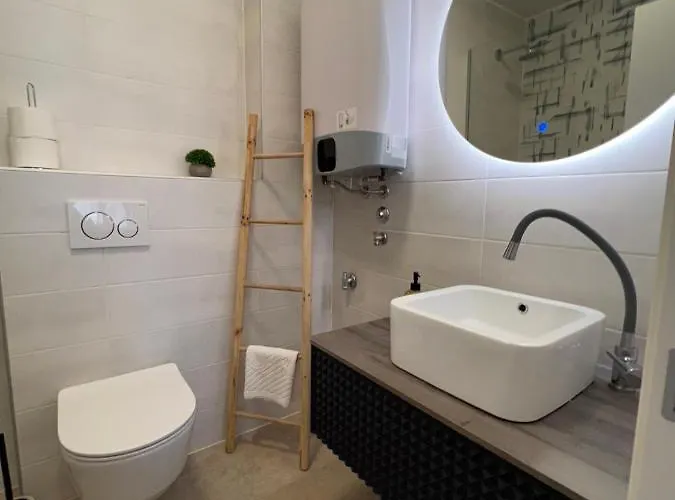 Cube L Pensión Medulin